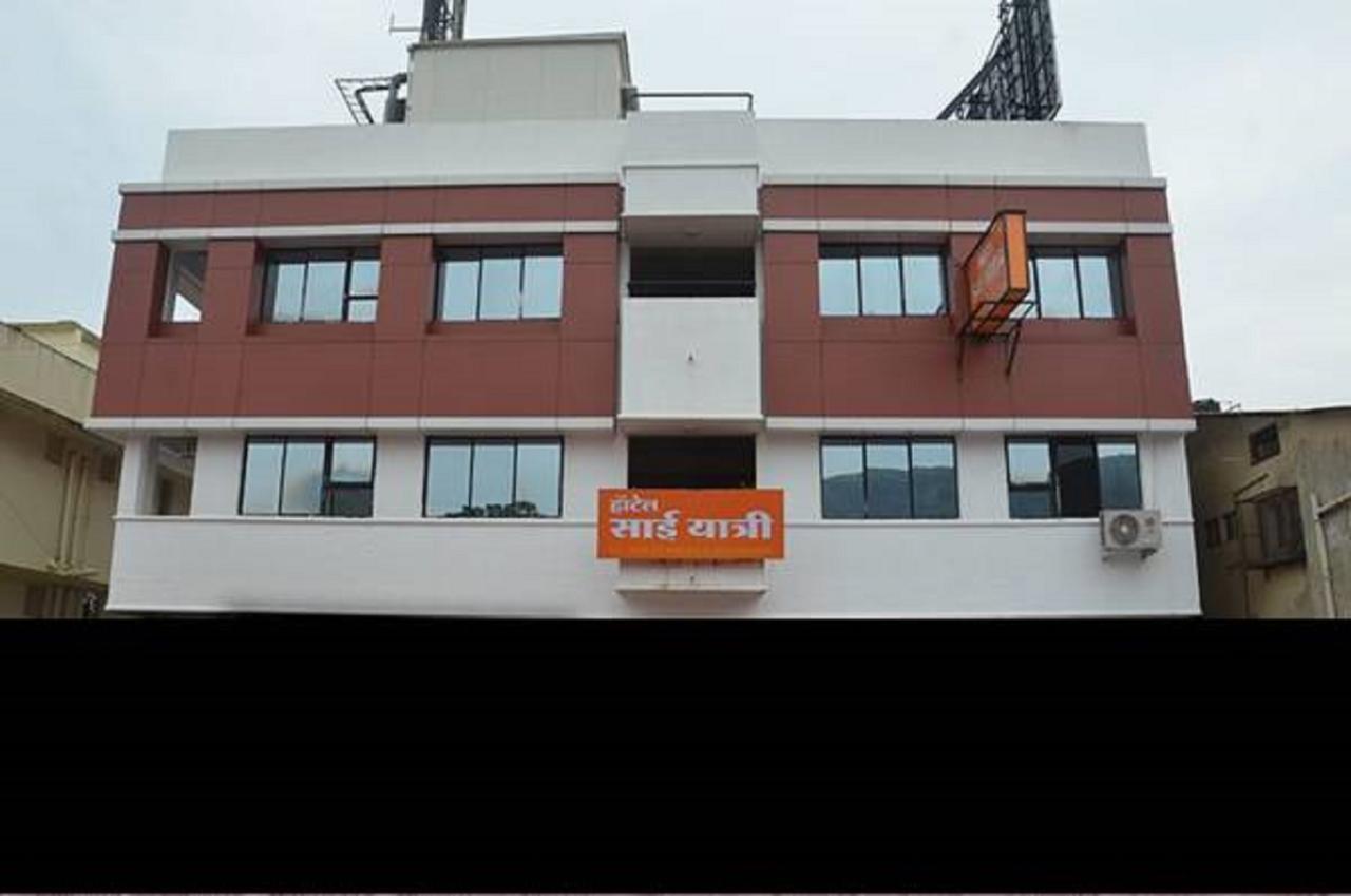 Hotel Sai Yatri Тримбак Екстериор снимка